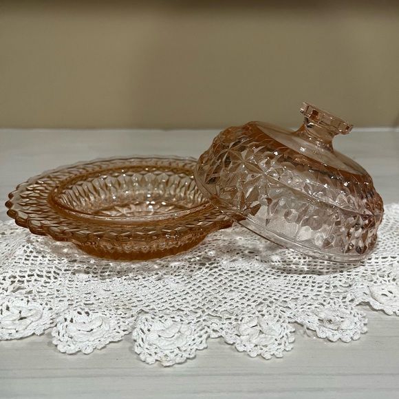 Vintage Depression Glass Diamond Cut Butter Dish with knob - Picture 2 of 3